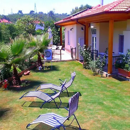 Апартаменты Three Palms Акьяка