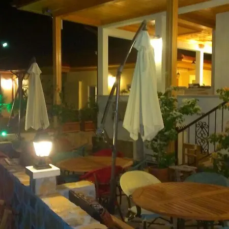 Апартаменты Three Palms