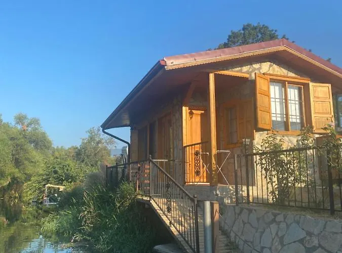 Апартаменты Three Palms