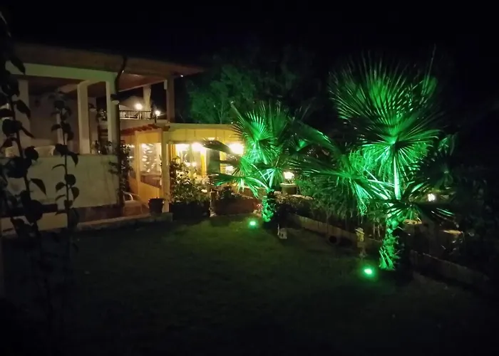 Апартаменты Three Palms