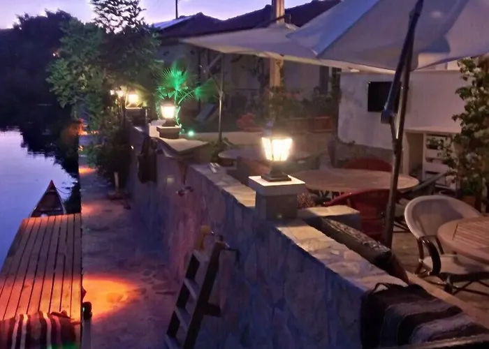 Апартаменты Three Palms